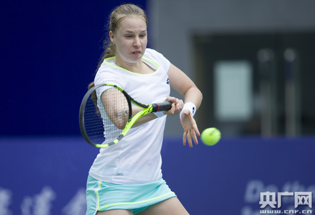 现出熟悉的 现出熟悉的